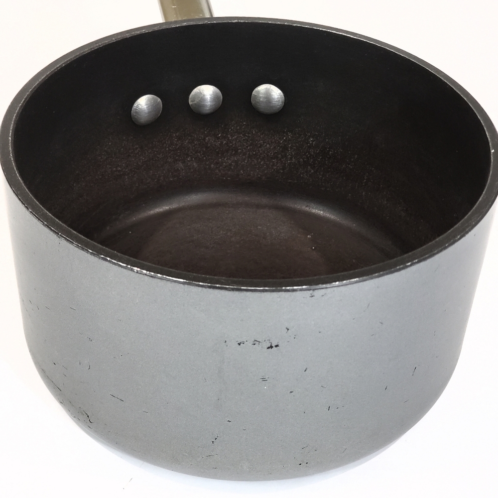 Calphalon 2 1/2qt Saucepan With Lid Grey 20449 - Picture 9 of 15
